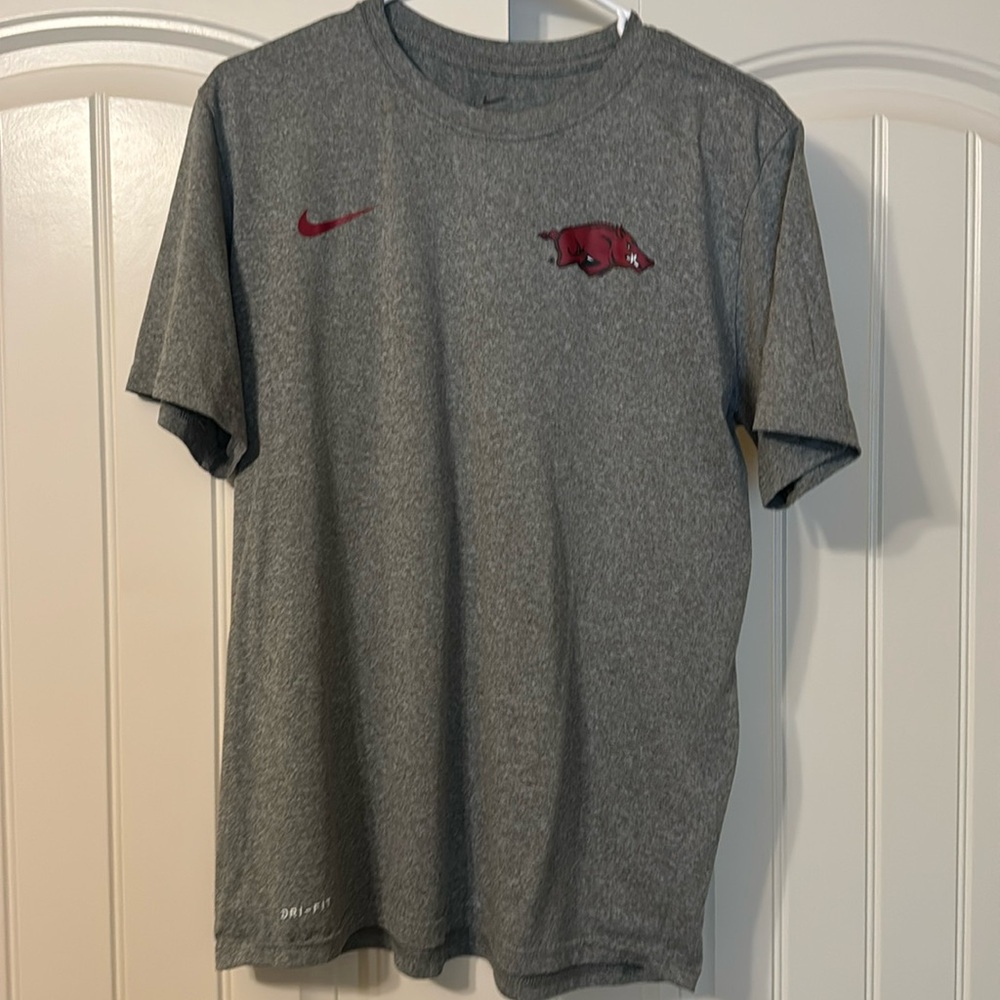 Men’s Nike Tee size L Razorback logo